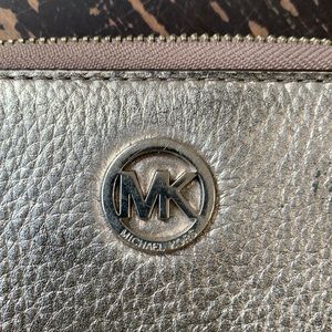 Michael Kors Wallet with removable wrist strap